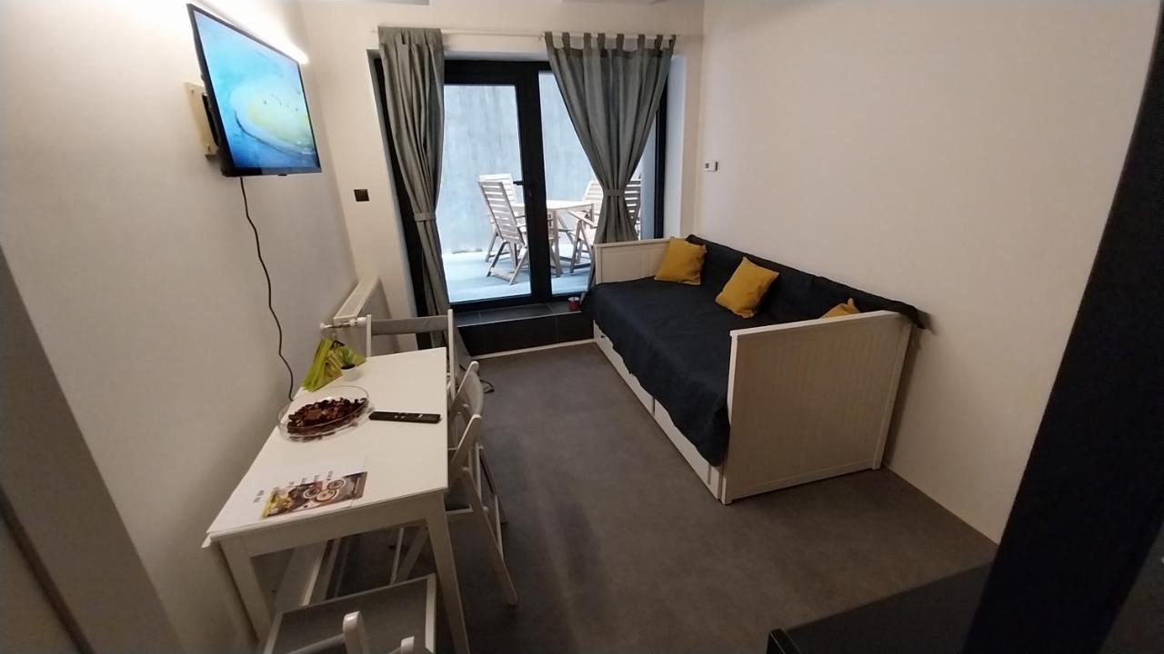 Peaceful Basement Apartment With Terrace & Free Gym Budapesta Exterior foto