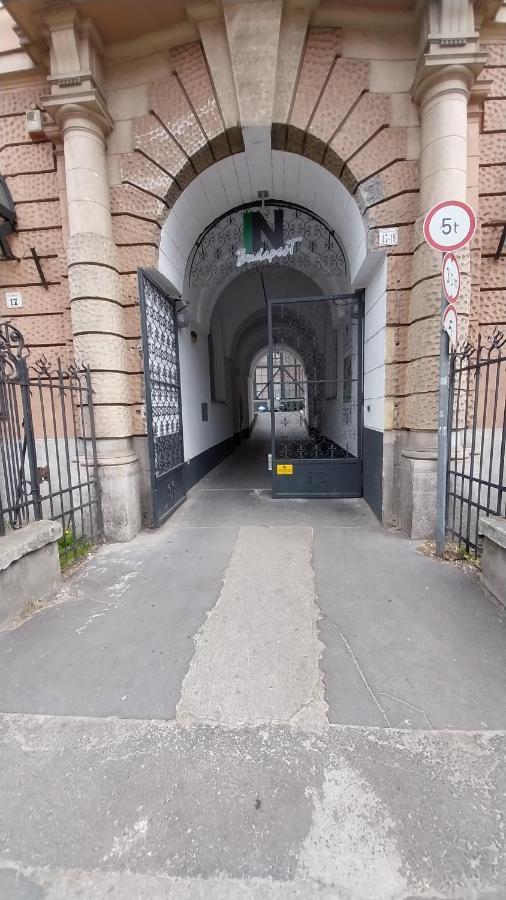 Peaceful Basement Apartment With Terrace & Free Gym Budapesta Exterior foto