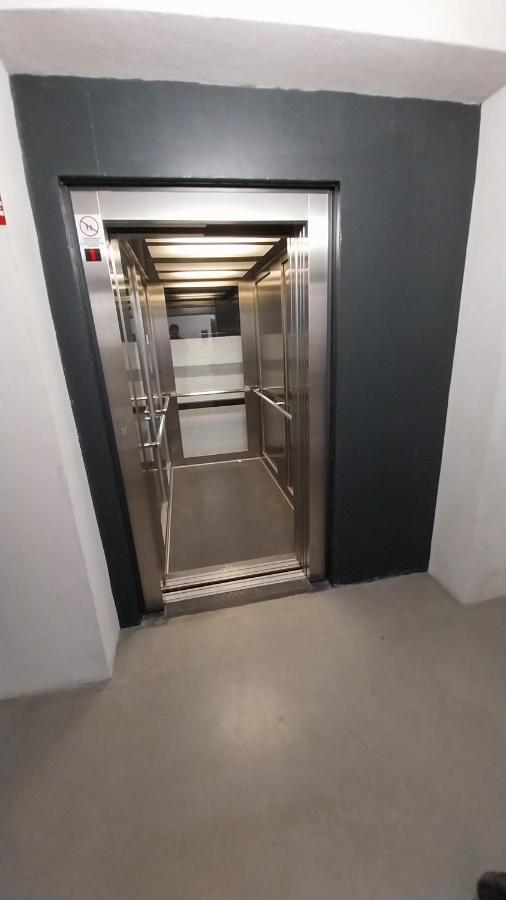 Peaceful Basement Apartment With Terrace & Free Gym Budapesta Exterior foto